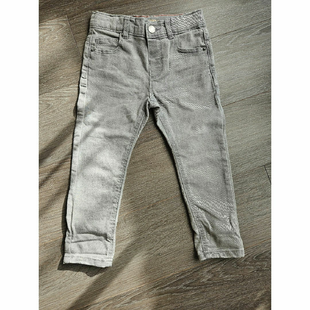 ZARA(ザラ)の【新品未使用】ZARA　2-3y デニム　2本セット キッズ/ベビー/マタニティのキッズ服男の子用(90cm~)(パンツ/スパッツ)の商品写真