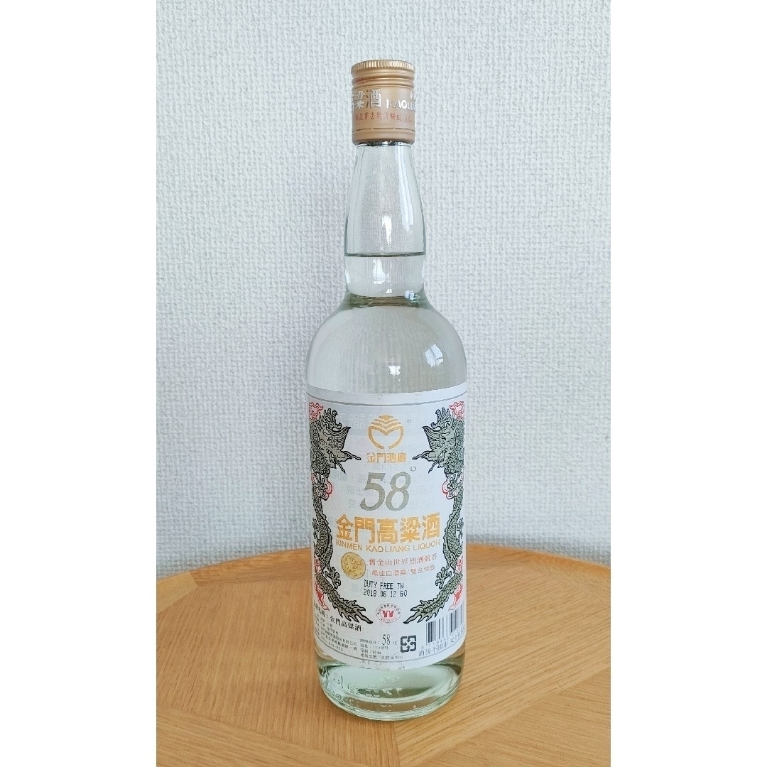 【新品未開栓】58° 金門高粱酒 750ml １本 外箱付き 食品/飲料/酒の酒(蒸留酒/スピリッツ)の商品写真