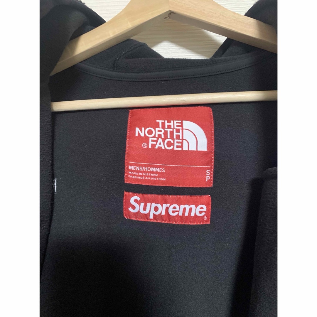 Supreme(シュプリーム)のSupreme / The North Face S Logo Hooded  メンズのジャケット/アウター(その他)の商品写真