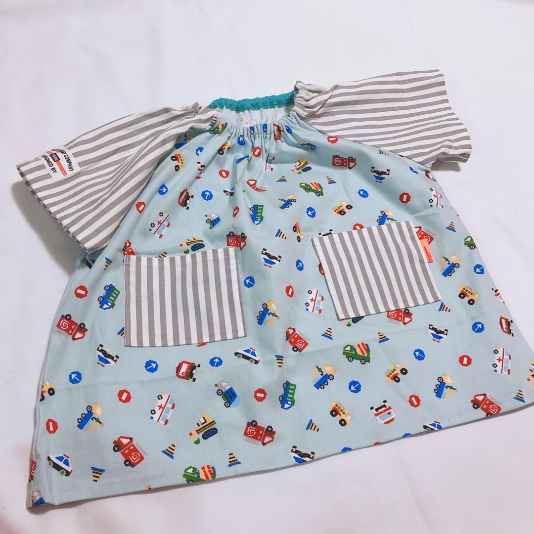 スモック　110 120 のりもの キッズ/ベビー/マタニティのキッズ服男の子用(90cm~)(その他)の商品写真