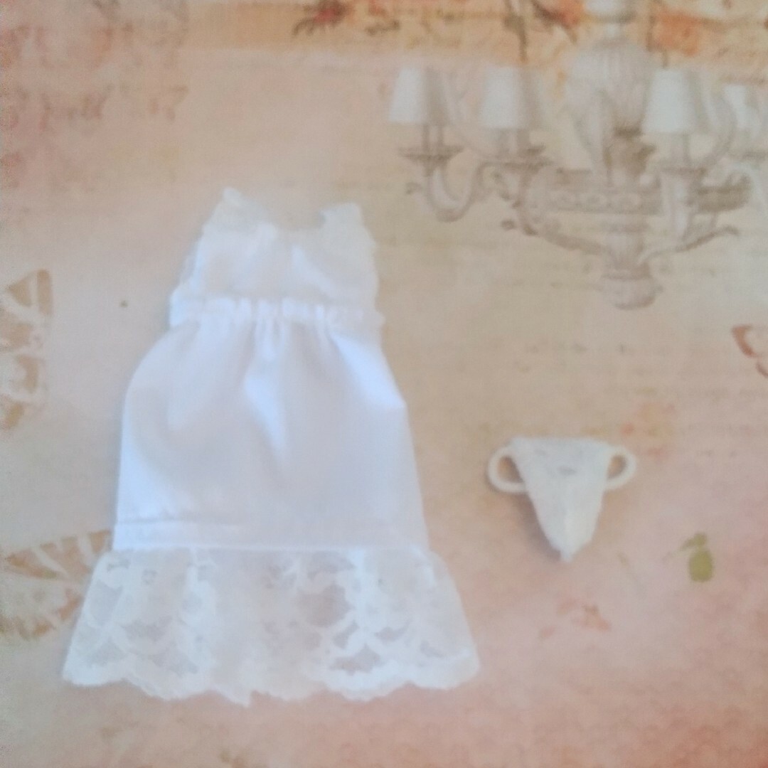 ネオブライス用ランジェリーセット-シミーズ白 ハンドメイドのぬいぐるみ/人形(その他)の商品写真