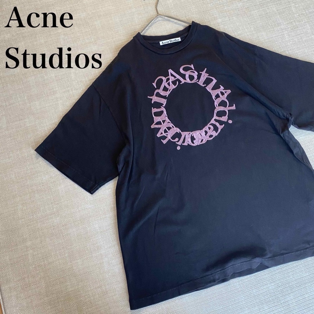 Acne Studios(アクネストゥディオズ)の【美品】アクネストゥディオス　サークルロゴTシャツ　カットソー　半袖　人気　春夏 メンズのトップス(Tシャツ/カットソー(半袖/袖なし))の商品写真