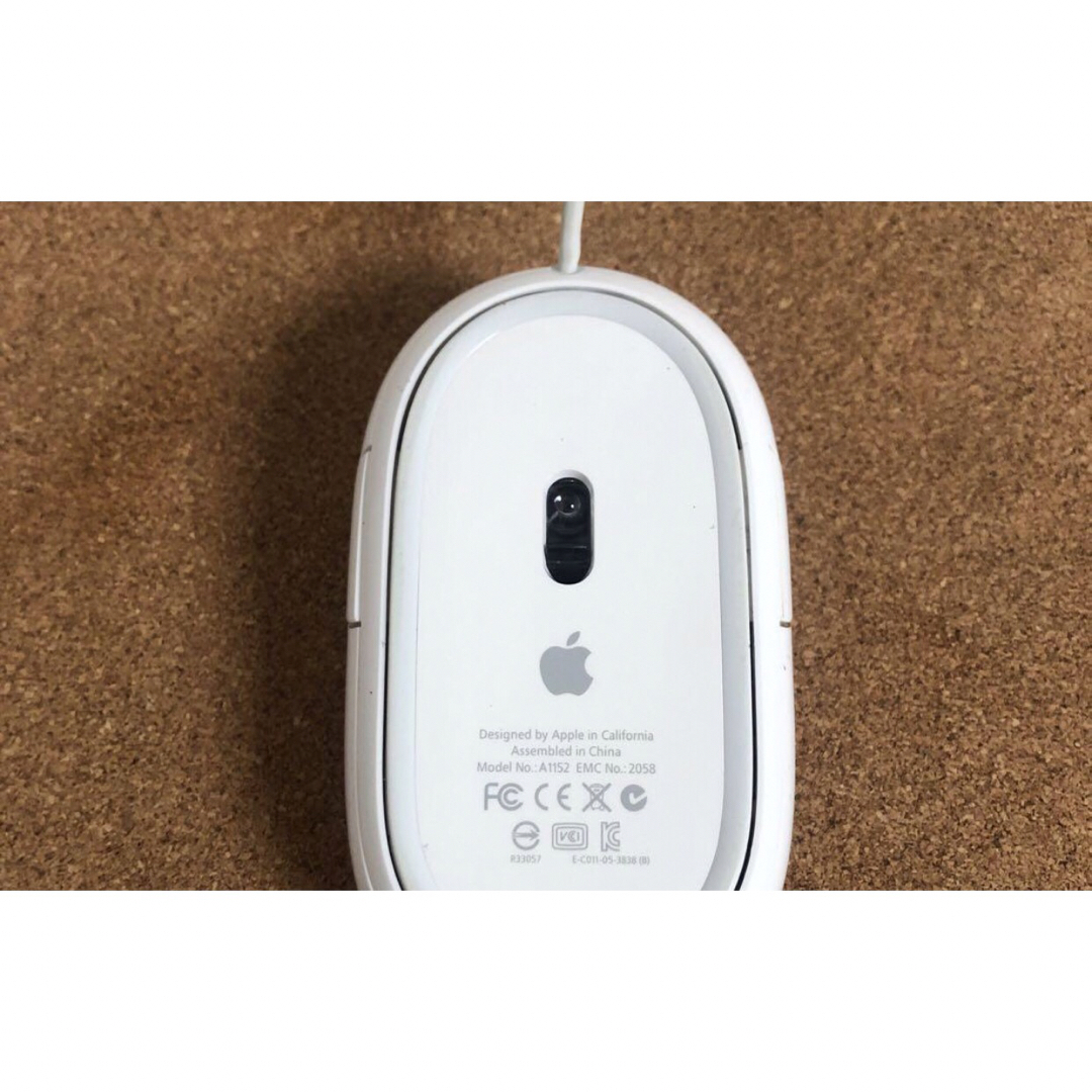 Apple(アップル)のApple純正Mighty Mouse USBマウス A1152 スマホ/家電/カメラのPC/タブレット(PC周辺機器)の商品写真