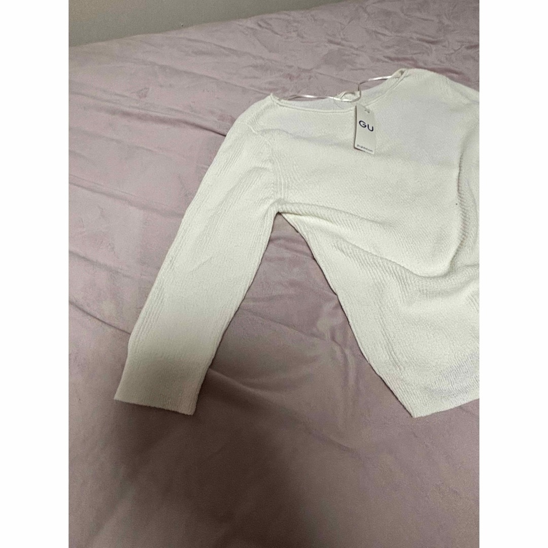 GU(ジーユー)のジーユー　リブニット　薄い生地　GU XL 未使用　新品　白　無地 メンズのトップス(Tシャツ/カットソー(七分/長袖))の商品写真