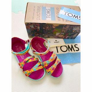 ★新品未使用★TOMS トムス　フラワーサンダル マジックテープ　18cmサイズ