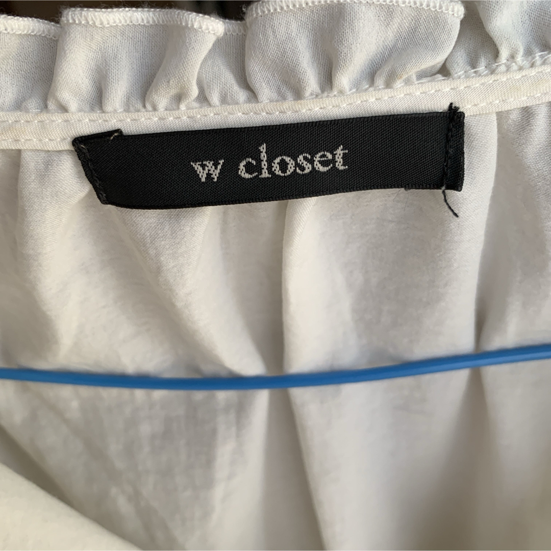 w closet(ダブルクローゼット)のw closet ダブルクローゼット　白　ブラウス レディースのトップス(シャツ/ブラウス(長袖/七分))の商品写真