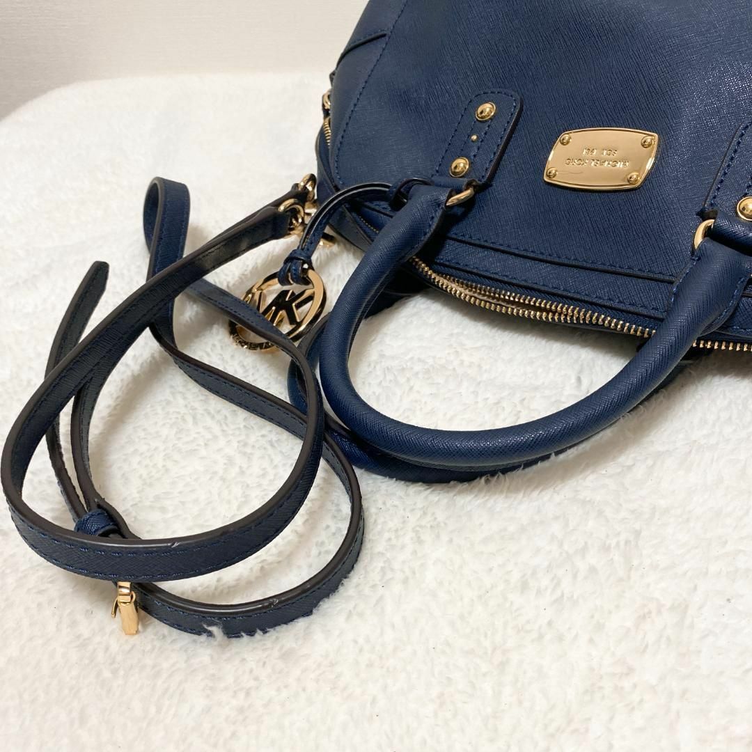 Michael Kors(マイケルコース)の美品✨MICHAEL KORSマイケルコースショルダーバッグハンドバッグネイビー レディースのバッグ(ショルダーバッグ)の商品写真