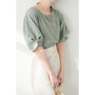 ナチュラルクチュール(natural couture)のナチュラルクチュール　パール付きタックスリーブブラウス(シャツ/ブラウス(半袖/袖なし))