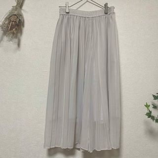 ヴィス(ViS)の【超美品】Vis  プリーツパンツ　プリーツワイドパンツ　薄いグレーフリーサイズ(カジュアルパンツ)