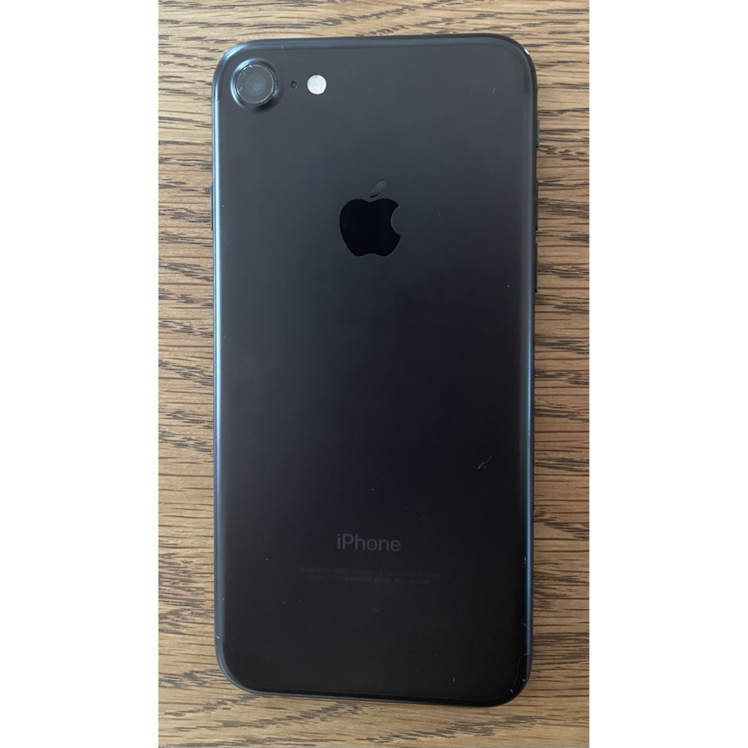 iPhone(アイフォーン)のiPhone7 32GB ブラック SIMフリー 中古　白ロム スマホ/家電/カメラのスマートフォン/携帯電話(スマートフォン本体)の商品写真