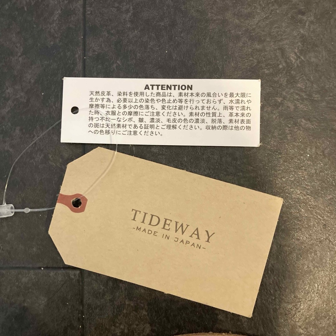 TIDEWAY(タイドウェイ)のTIDE WAY 丸　ベージュ　ショルダーバッグ　レザー レディースのバッグ(ショルダーバッグ)の商品写真