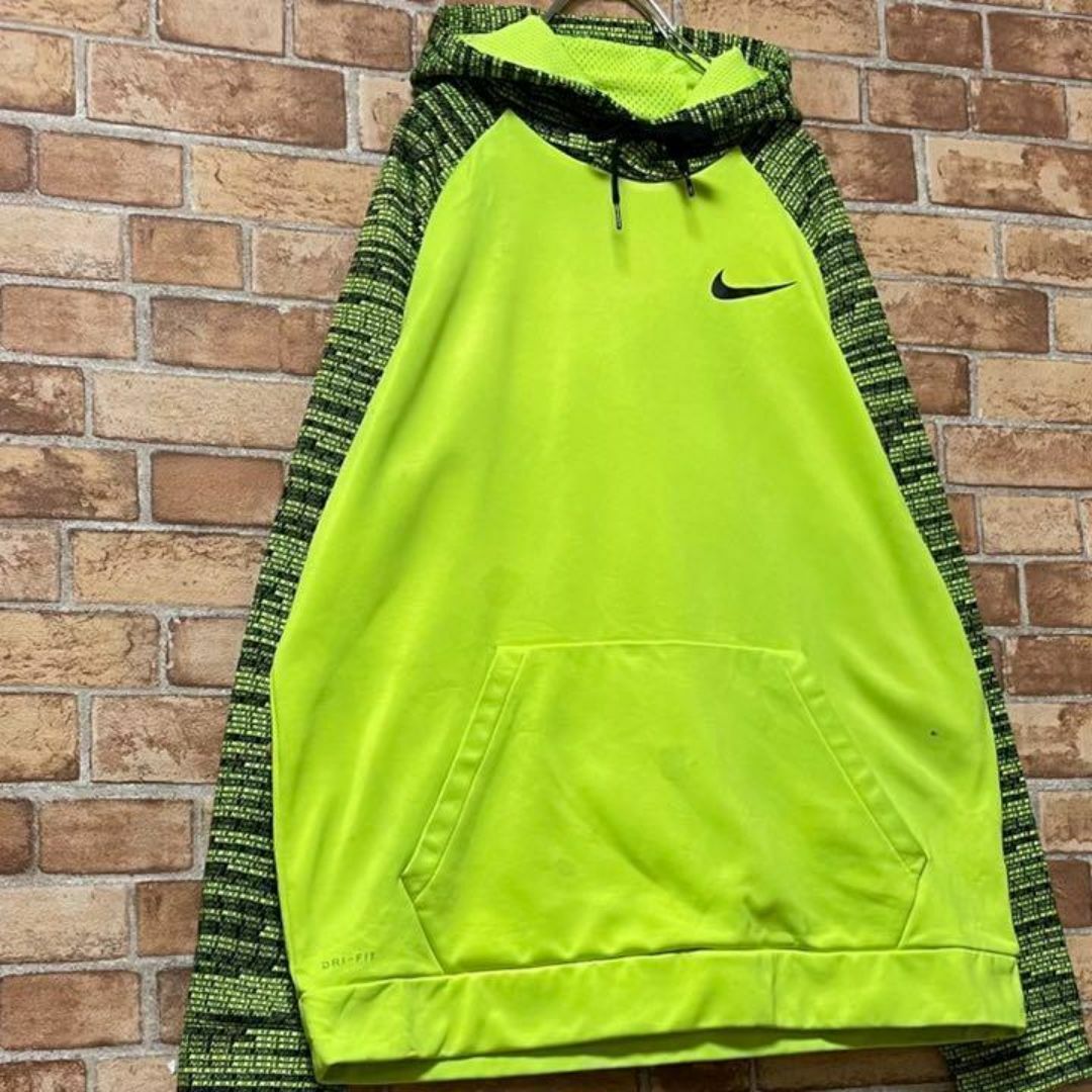 NIKE(ナイキ)のNIKE　ナイキ　パーカー　スウェット　DRIFIT 蛍光イエロー　XL メンズのトップス(パーカー)の商品写真