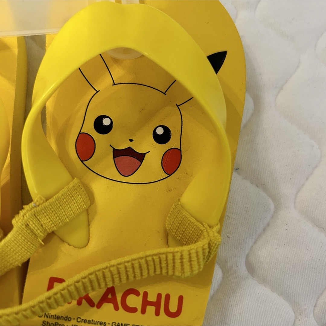 ポケモン(ポケモン)の新品　ポケモン　ピカチュウ　ビーチサンダル　ビーサン　海　15cm キッズ/ベビー/マタニティのキッズ靴/シューズ(15cm~)(サンダル)の商品写真