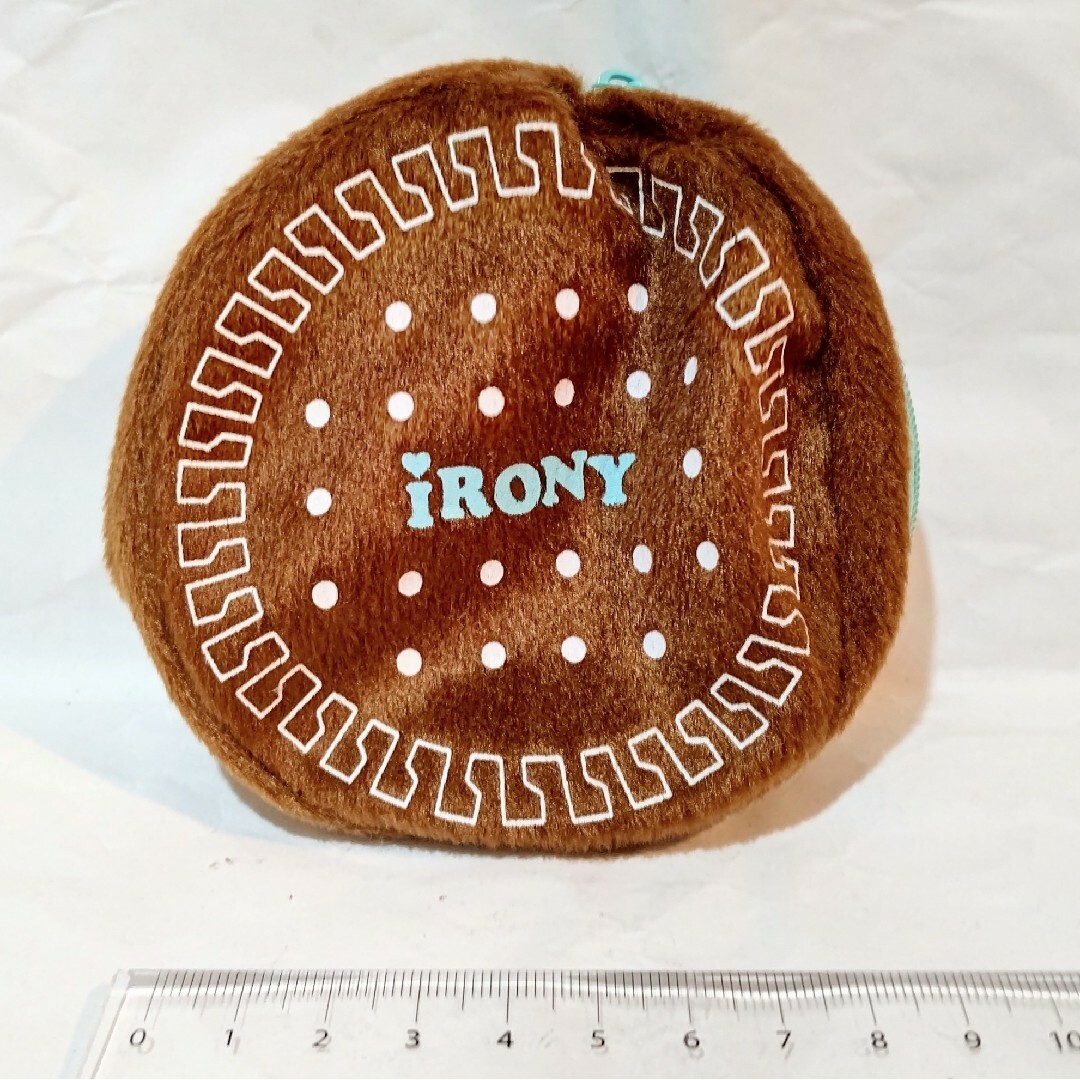 IRONY(アイロニー)のiRONY アイロニー　クッキー型　ふわふわポーチ　チョコミント　雑誌付録 レディースのファッション小物(ポーチ)の商品写真