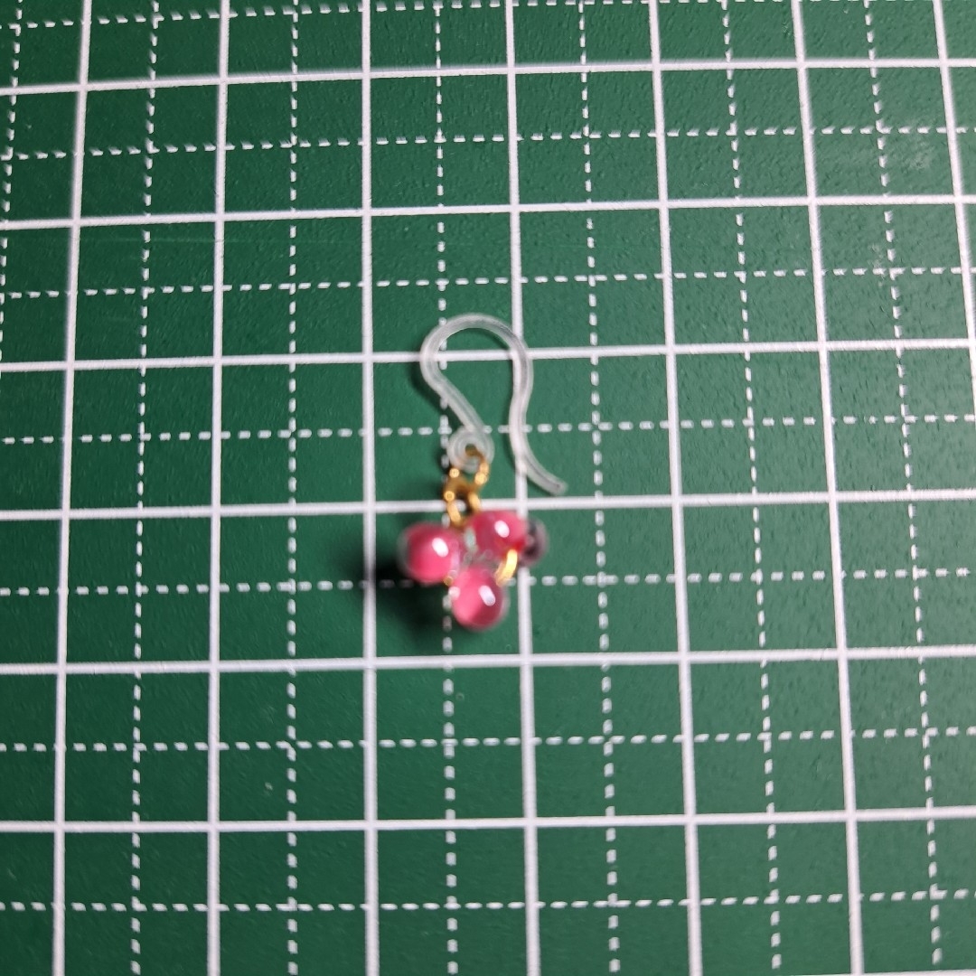 No.501-E　小さめ☆ピアス・イヤリング(クリスタルピンク) ハンドメイドのアクセサリー(ピアス)の商品写真