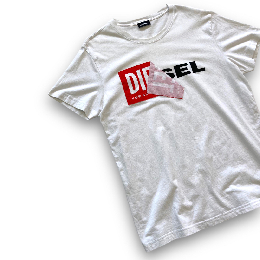 DIESEL(ディーゼル)の【DIESEL】ディーゼル 剥がれロゴ Tシャツ 半袖tシャツ ホワイト (L) メンズのトップス(Tシャツ/カットソー(半袖/袖なし))の商品写真