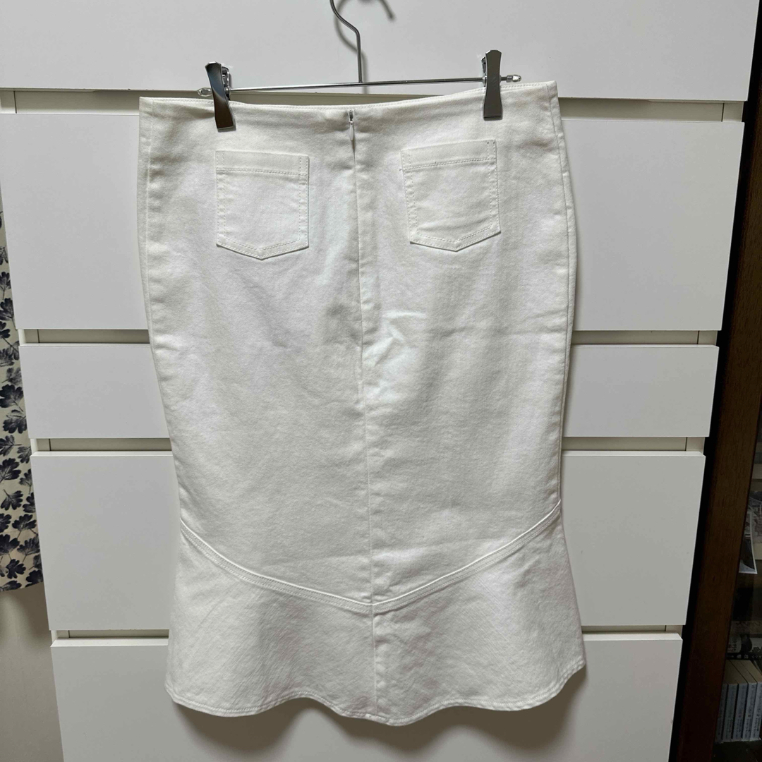 【未使用品】　MM STUDIO’S  スカート　白　マーメイド　イタリア製 レディースのスカート(ひざ丈スカート)の商品写真