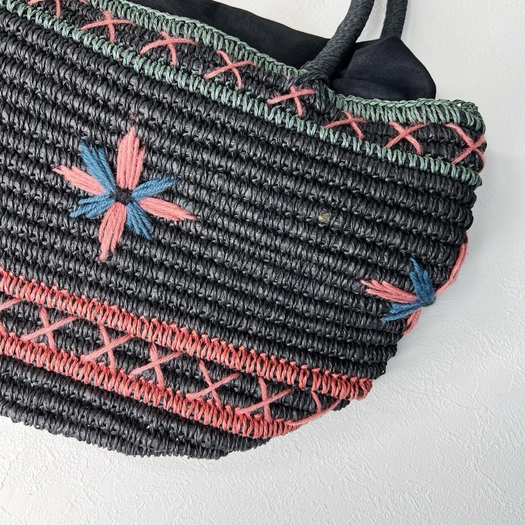 Nobrand 巾着型 かごバッグ 刺繍 ストローバッグ ブラック 黒 プチプラ レディースのバッグ(かごバッグ/ストローバッグ)の商品写真