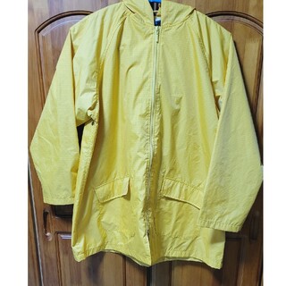 ユニクロ(UNIQLO)のナイロンジャケット ウインドブレーカー黄色size140(ジャケット/上着)
