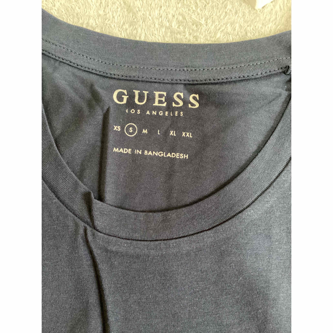 GUESS(ゲス)の★新品未使用タグつき★　定価4290円　GUESS   ユニセックス　Tシャツ レディースのトップス(Tシャツ(半袖/袖なし))の商品写真