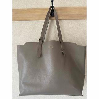 フルラ(Furla)のフルラ　トートバッグ　サリー　グレージュ(トートバッグ)