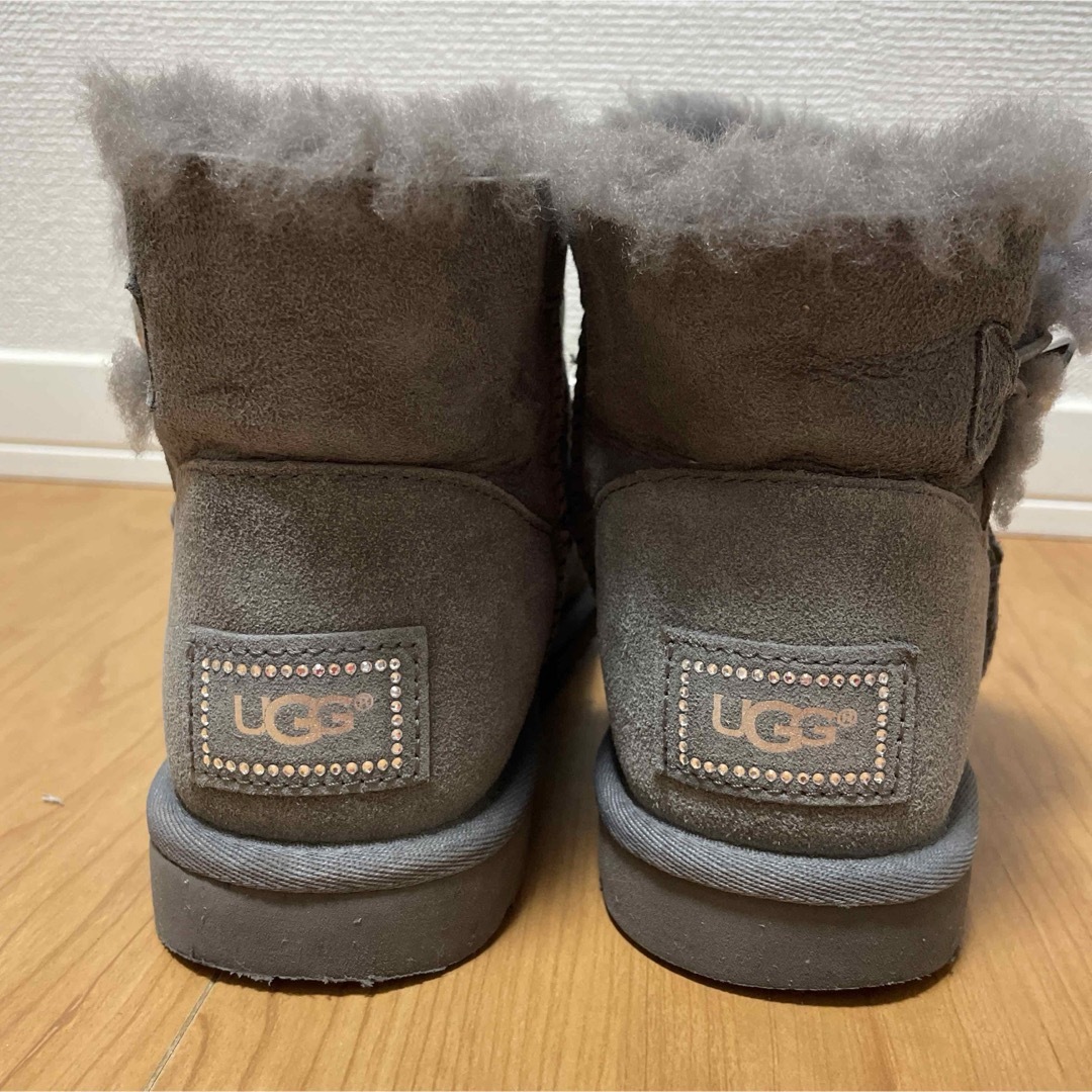 UGG(アグ)の美品　アグ　UGG ミニベイリー　ムートンブーツ　スワロフスキー　ラインストーン レディースの靴/シューズ(ブーツ)の商品写真