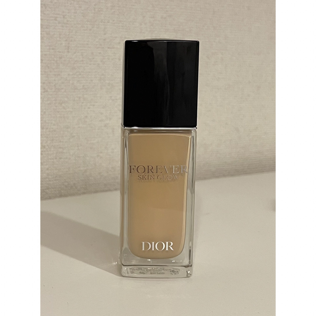 Dior(ディオール)のディオールスキン フォーエヴァー フルイド グロウ 1N コスメ/美容のベースメイク/化粧品(ファンデーション)の商品写真
