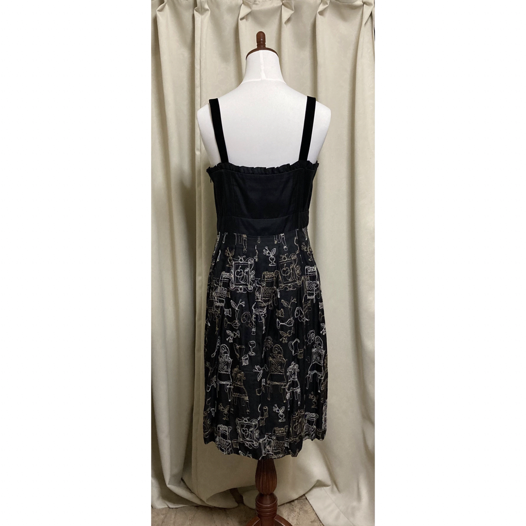 JaneMarple(ジェーンマープル)のジェーンマープル　ドンルサロン　椅子　刺繍　ジャンパースカート ドレス レディースのワンピース(ひざ丈ワンピース)の商品写真