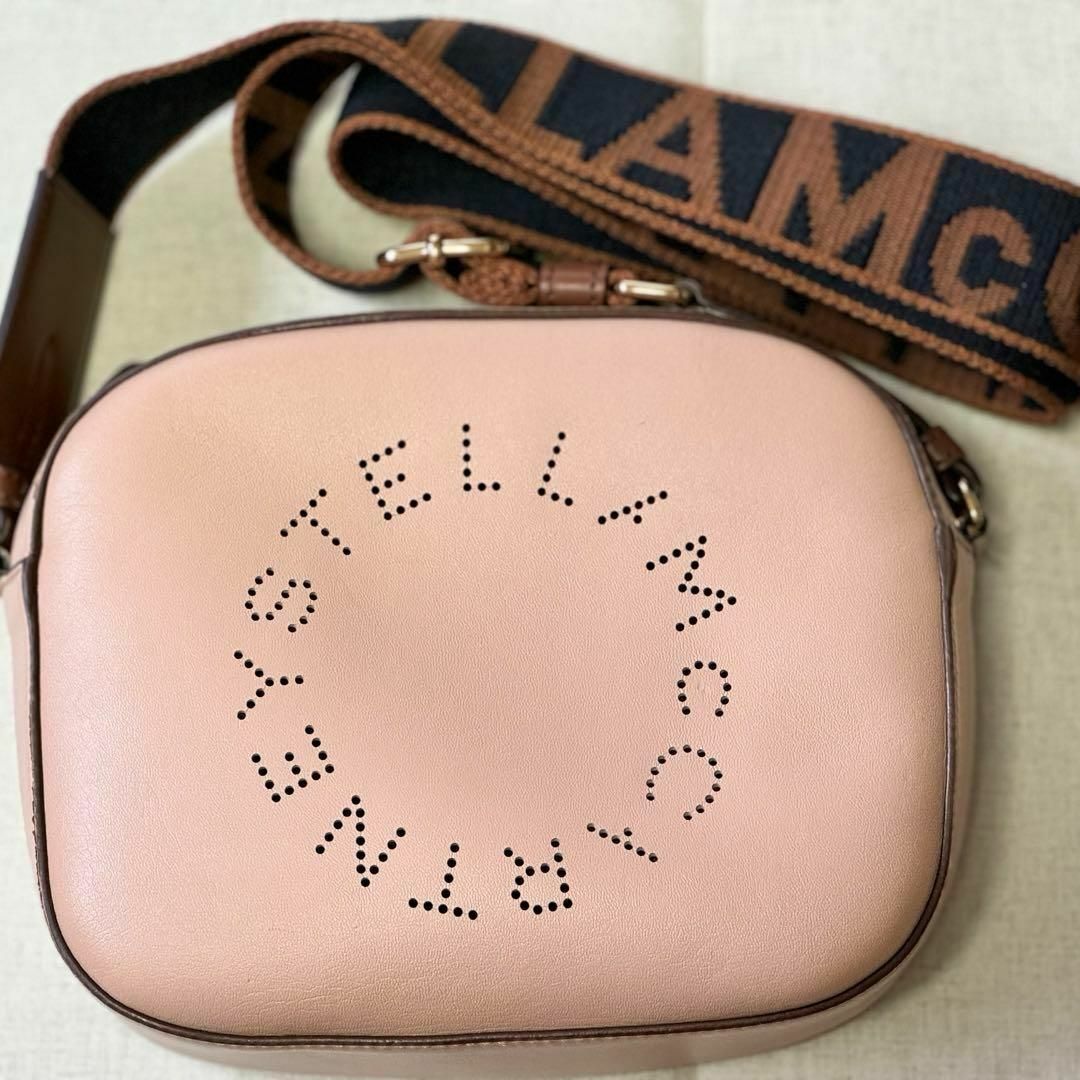 Stella McCartney(ステラマッカートニー)の極美品 ステラマッカートニー サークルロゴ ショルダー カメラバッグ パンチング レディースのバッグ(ショルダーバッグ)の商品写真