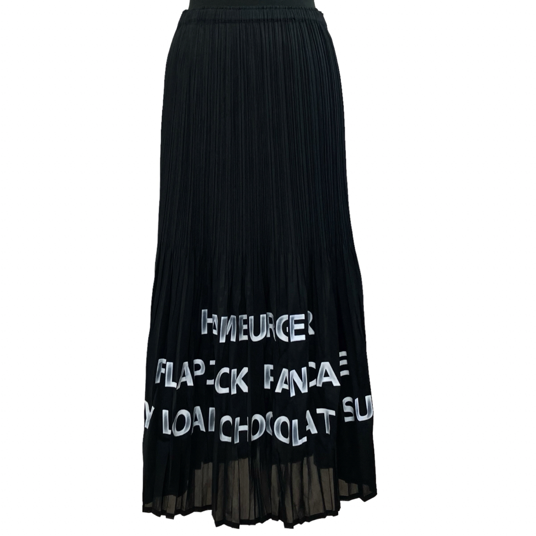 PLEATS PLEASE ISSEY MIYAKE(プリーツプリーズイッセイミヤケ)の美品 プリーツプリーズ イッセイミヤケ ロングスカート 黒 ラバーロゴ レディースのスカート(ロングスカート)の商品写真