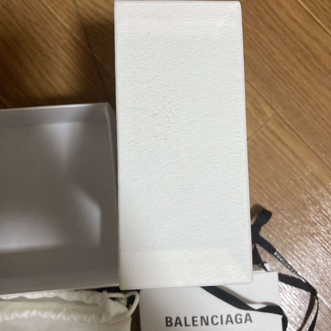 Balenciaga(バレンシアガ)のバレンシアガ　巾着　箱　プレゼント　リボン　ポーチ レディースのファッション小物(ポーチ)の商品写真