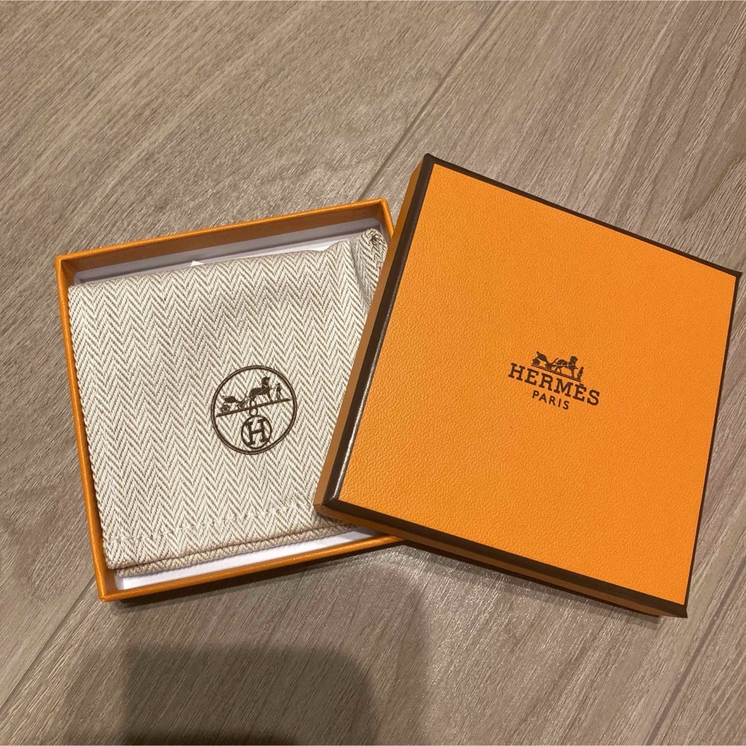 Hermes(エルメス)の美品 エルメス 保存袋 空箱 アクセサリー入れ 小物入れ ケース ヘリンボーン柄 インテリア/住まい/日用品のインテリア小物(小物入れ)の商品写真