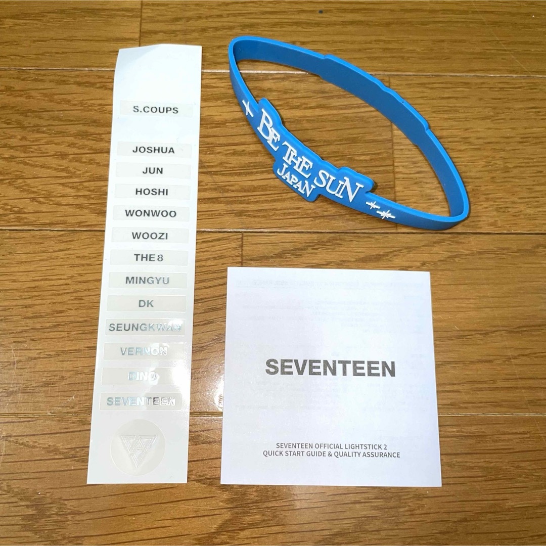 SEVENTEEN(セブンティーン)のSEVENTEEN OFFICIAL LIGHT STICK 2 Carat棒 エンタメ/ホビーのタレントグッズ(アイドルグッズ)の商品写真