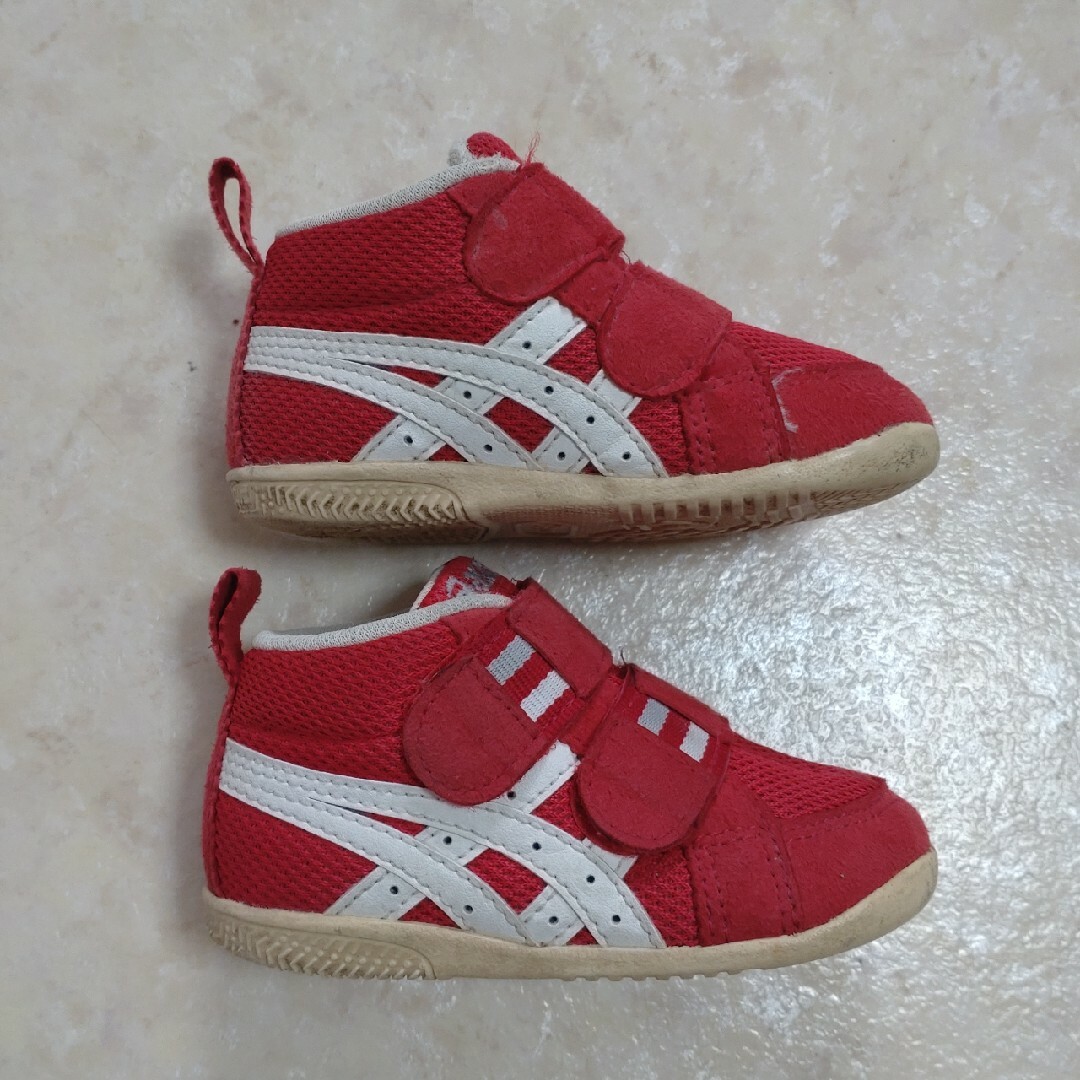 asics(アシックス)のASICS 赤いスニーカー　20.5cm キッズ/ベビー/マタニティのキッズ靴/シューズ(15cm~)(スニーカー)の商品写真