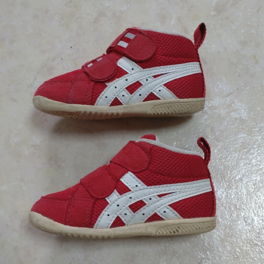 asics(アシックス)のASICS 赤いスニーカー　20.5cm キッズ/ベビー/マタニティのキッズ靴/シューズ(15cm~)(スニーカー)の商品写真