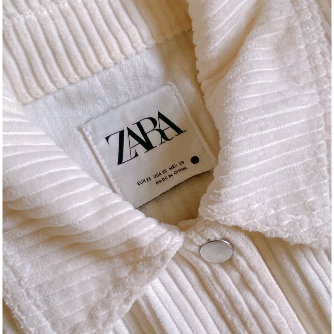 ZARA コーディロイシャツ　アウター レディースのトップス(シャツ/ブラウス(長袖/七分))の商品写真