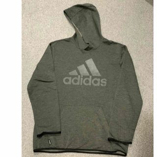 アディダス(adidas)の【adidas】メンズ長袖パーカー　チャコール(パーカー)