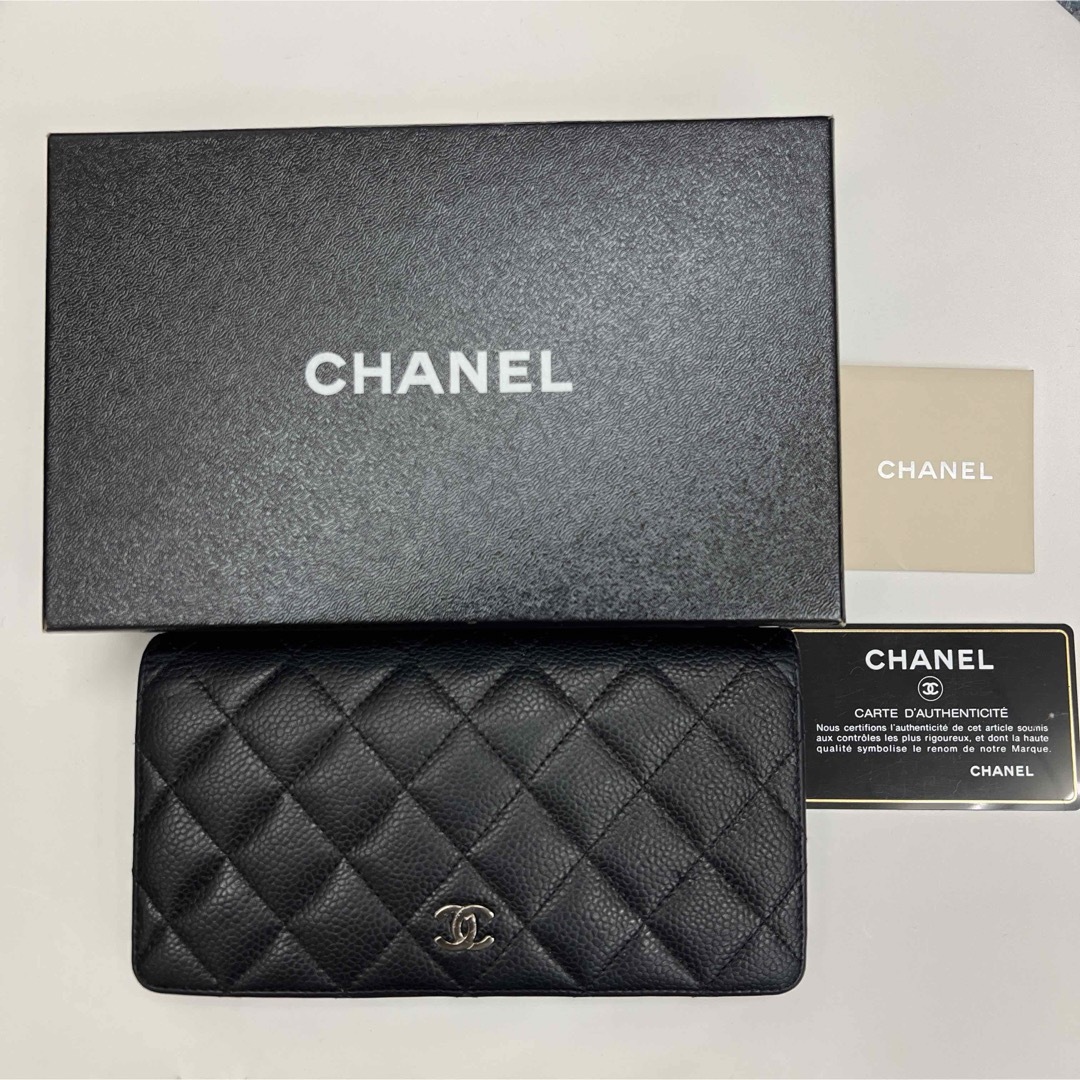 CHANEL(シャネル)のCHANEL  シャネル　マトラッセ　キャビアスキン　二つ折り長財布 レディースのファッション小物(財布)の商品写真