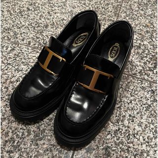 トッズ(TOD'S)のTOD’S T タイムレス レザー ローファー(ローファー/革靴)