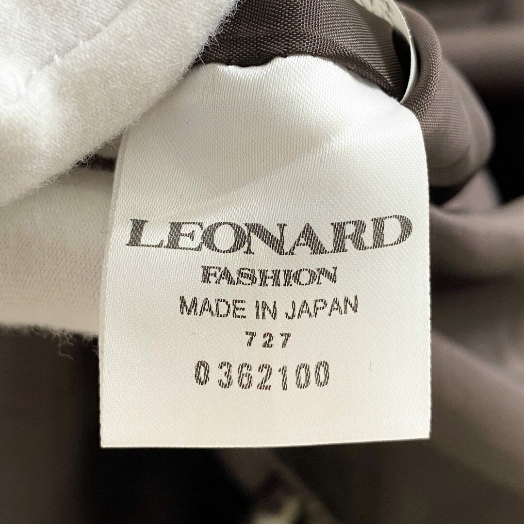 LEONARD(レオナール)の56d15 LEONARD FASHION レオナール 膝下スカート 総柄スカート 花柄 ラインストーン ペイズリー ウエスト76 ブラウン レディース 日本製 レディースのスカート(ロングスカート)の商品写真