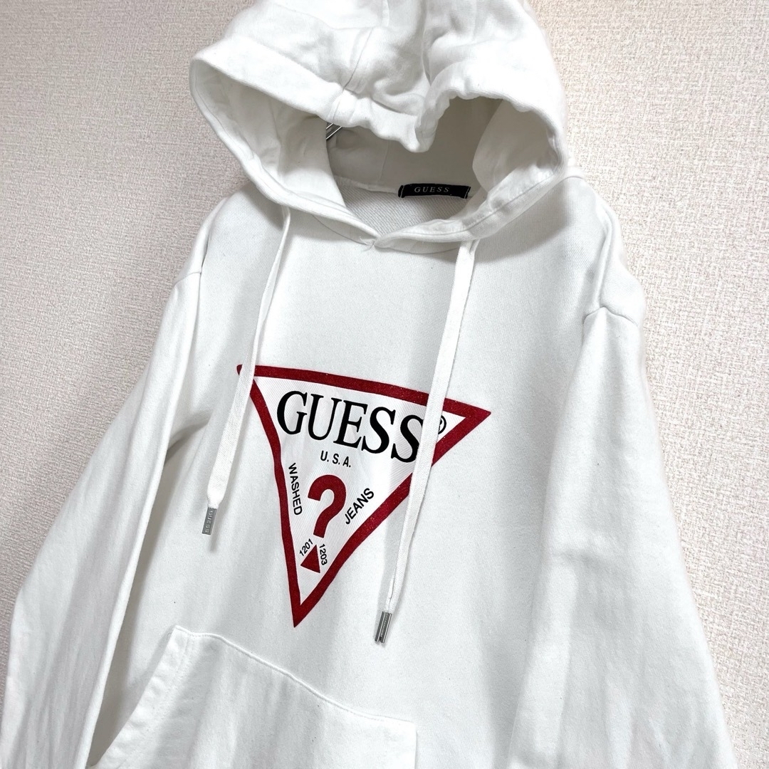 GUESS(ゲス)のGUESS ゲス パーカー フーディ ホワイト でかロゴ S メンズのトップス(パーカー)の商品写真
