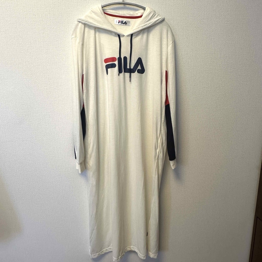 FILA(フィラ)のFILA 白パーカーワンピース　L レディースのトップス(パーカー)の商品写真