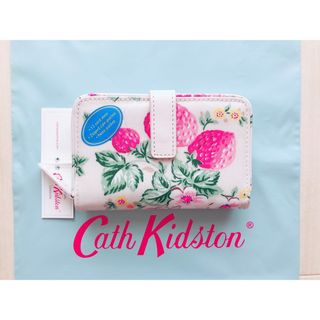 キャスキッドソン(Cath Kidston)の【新品未使用】キャスキッドソン 二つ折り財布 いちご ワイルドストロベリー(財布)