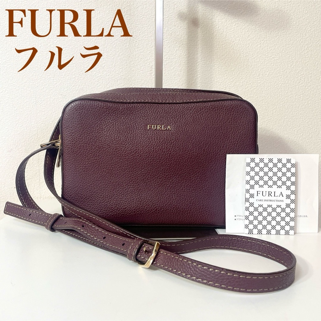 Furla(フルラ)の美品　フルラ　リリー　カメラバッグ　ショルダー　斜めがけ　レザー　ダブルジップ レディースのバッグ(ショルダーバッグ)の商品写真