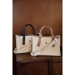 ハーリップトゥ(Her lip to)のHer lip to Trois Logo Basic Tote Bag トート(トートバッグ)