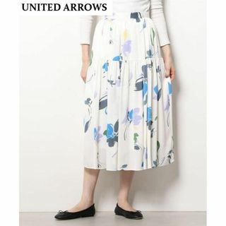 ユナイテッドアローズ(UNITED ARROWS)の【美品】UNITED ARROWS サテン フラワープリント ティアードスカート(ロングスカート)