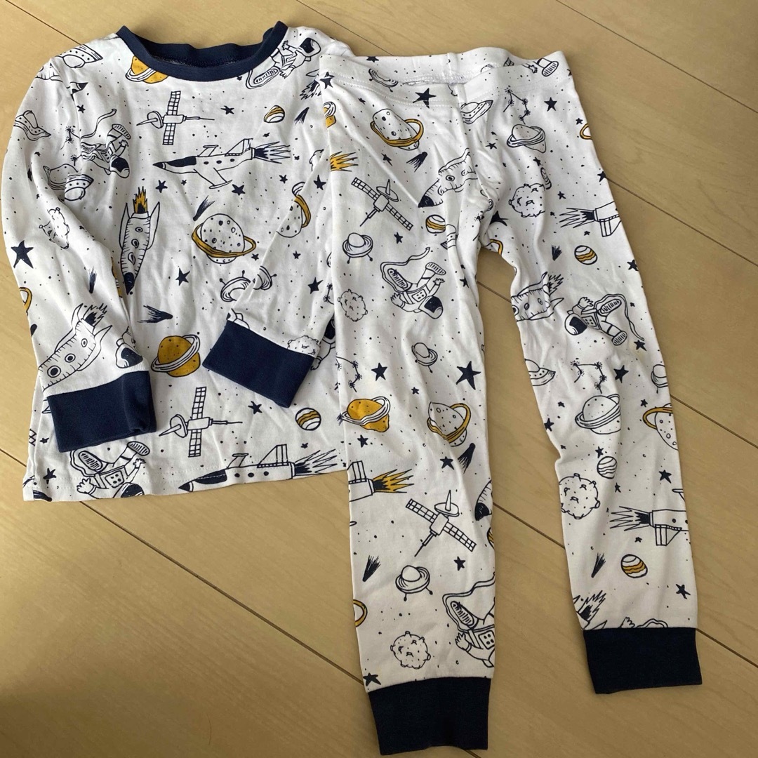 ZARA KIDS(ザラキッズ)のZARA H&M 長袖パジャマ上下セット　ロンT 長ズボン　まとめ　２枚セット キッズ/ベビー/マタニティのキッズ服男の子用(90cm~)(パジャマ)の商品写真