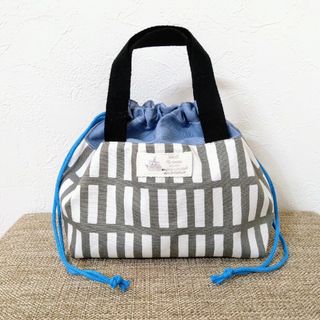 ハンドメイド 北欧  格子柄 グレー 持ち手付き お弁当袋 巾着 アルテック(外出用品)