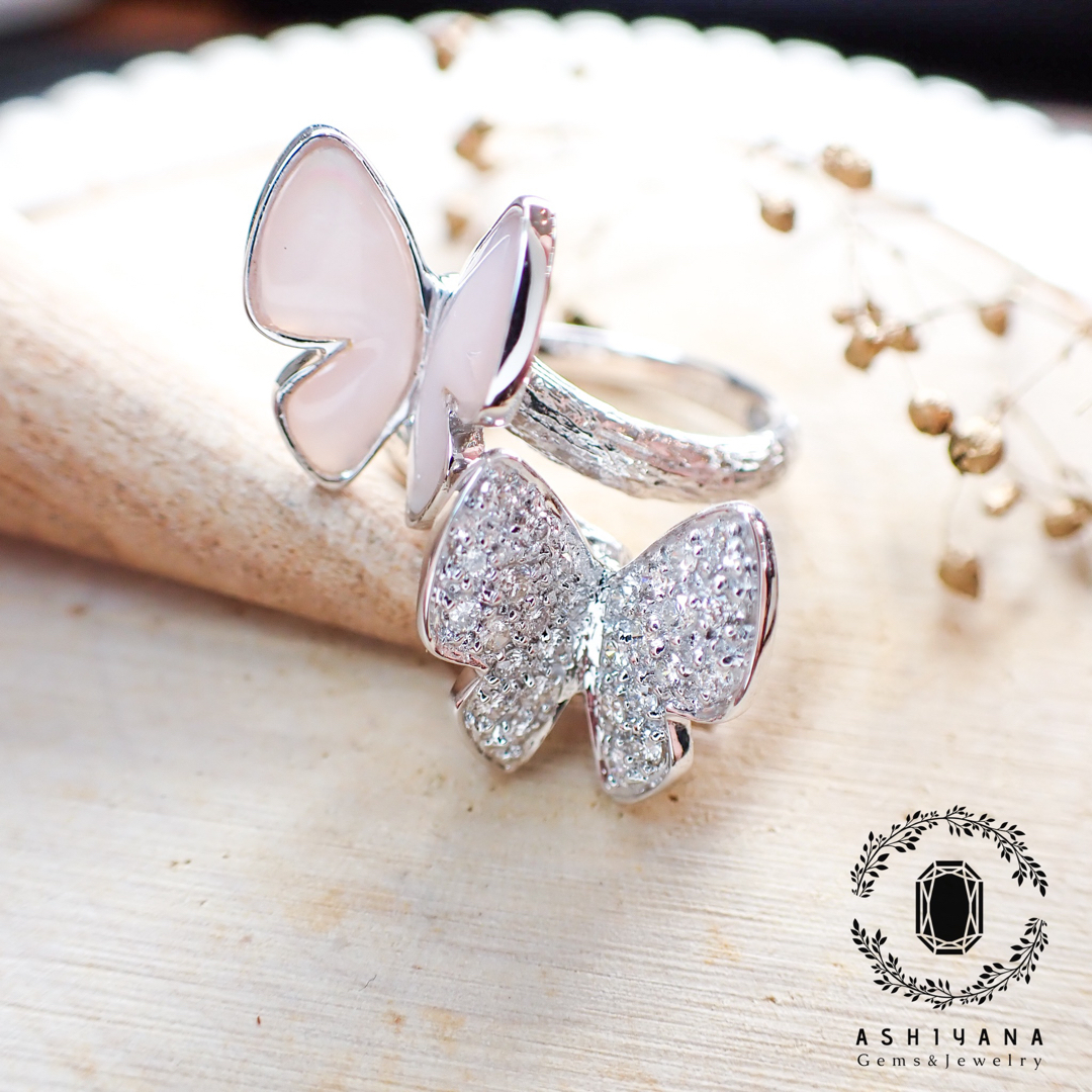 K18WG 天然シェル・天然ダイヤモンド　蝶指輪 レディースのアクセサリー(リング(指輪))の商品写真