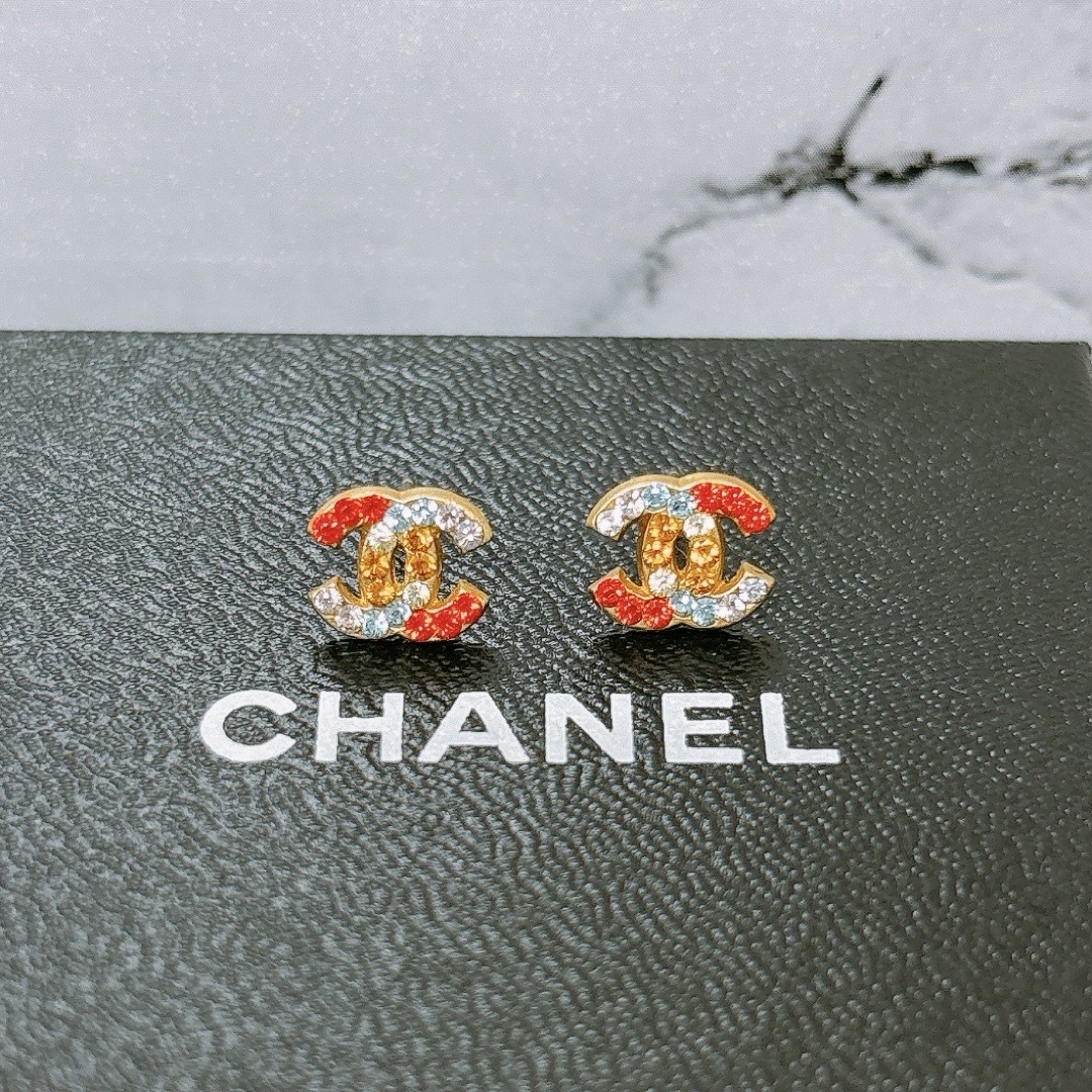 CHANEL(シャネル)のCHANEL シャネル ココマーク マルチカラー ラインストーン ピアス 両耳 レディースのアクセサリー(ピアス)の商品写真